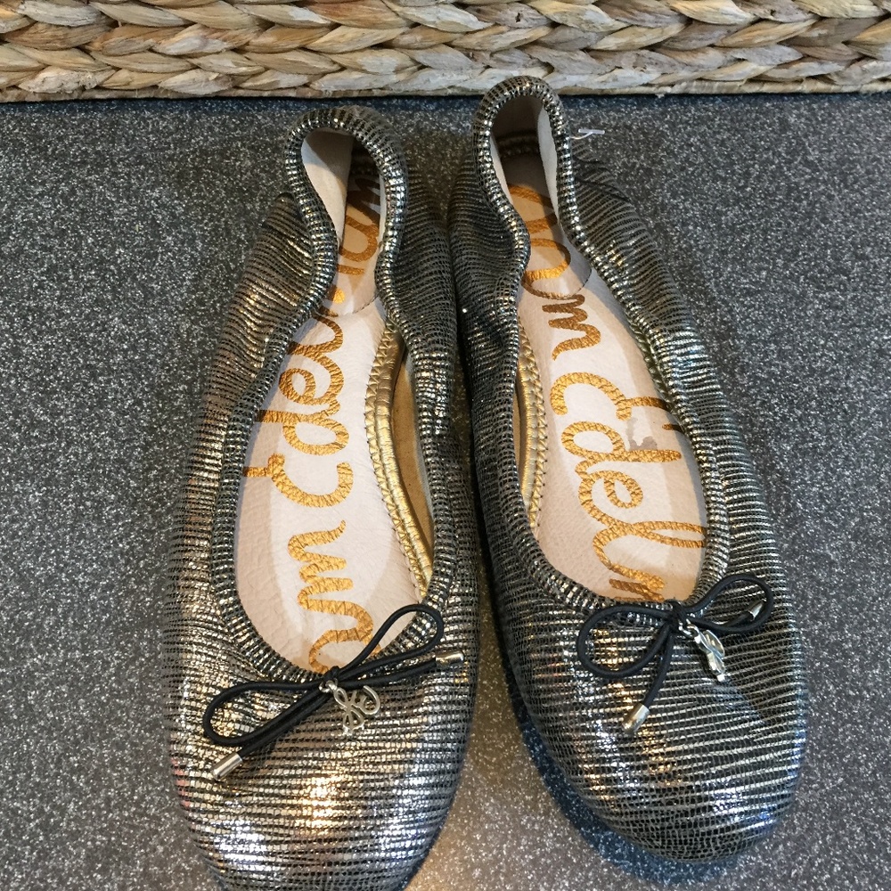 Sam Edelman Metallic Flats with Black Bow - Picture 2 of 11